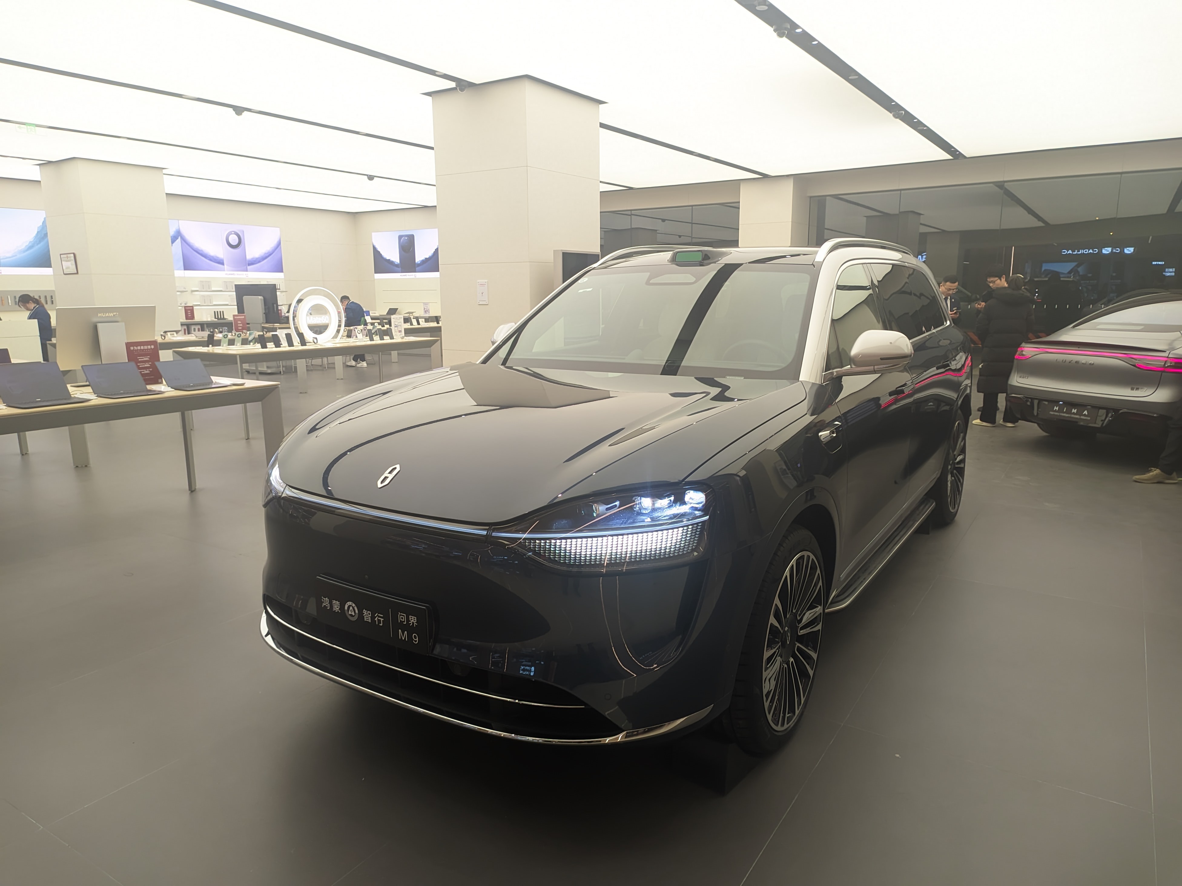 Aito M9 luxury electric SUV, front three-quarter view