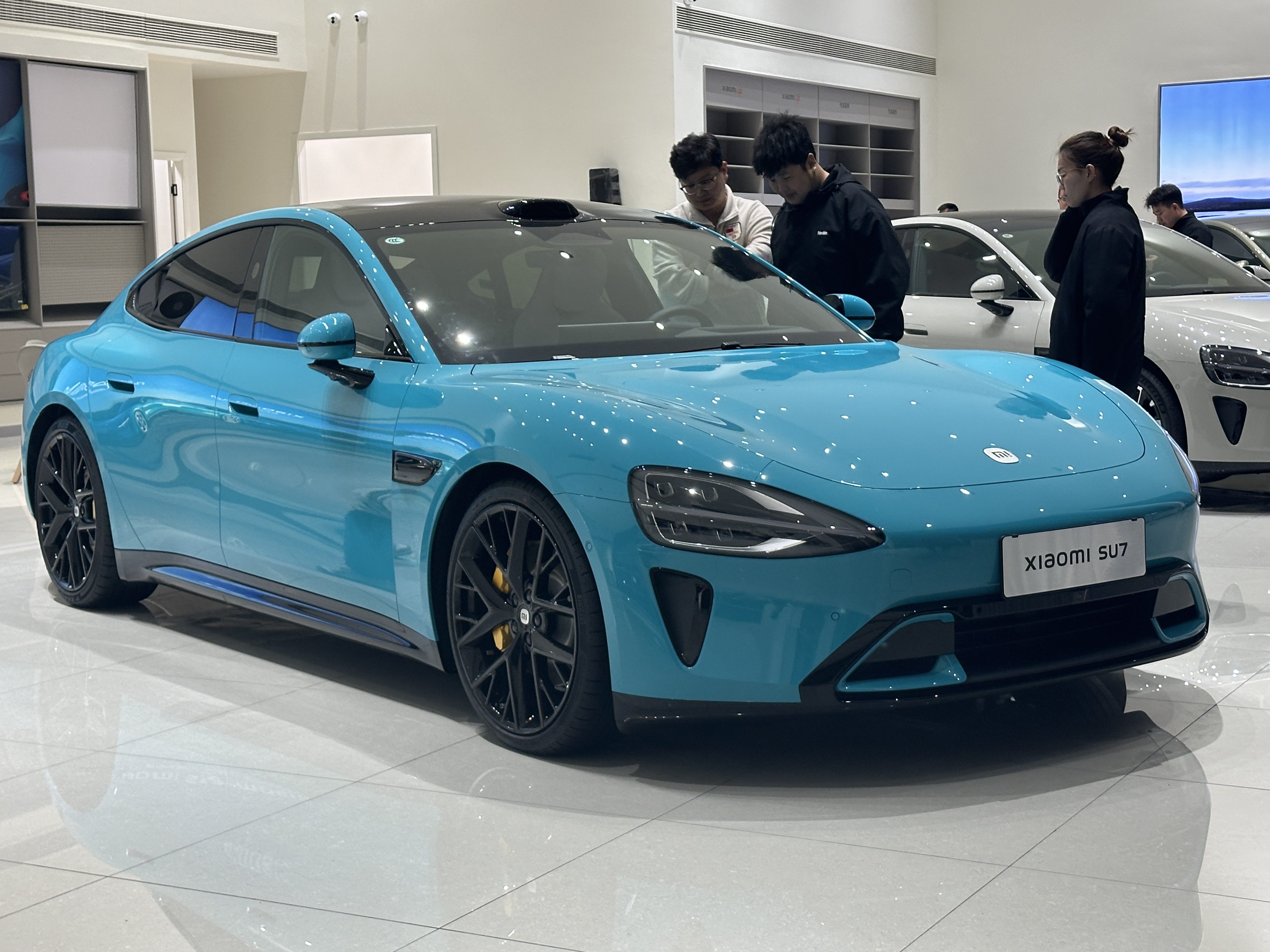 Xiaomi SU7 Max electric sedan, front three-quarter view